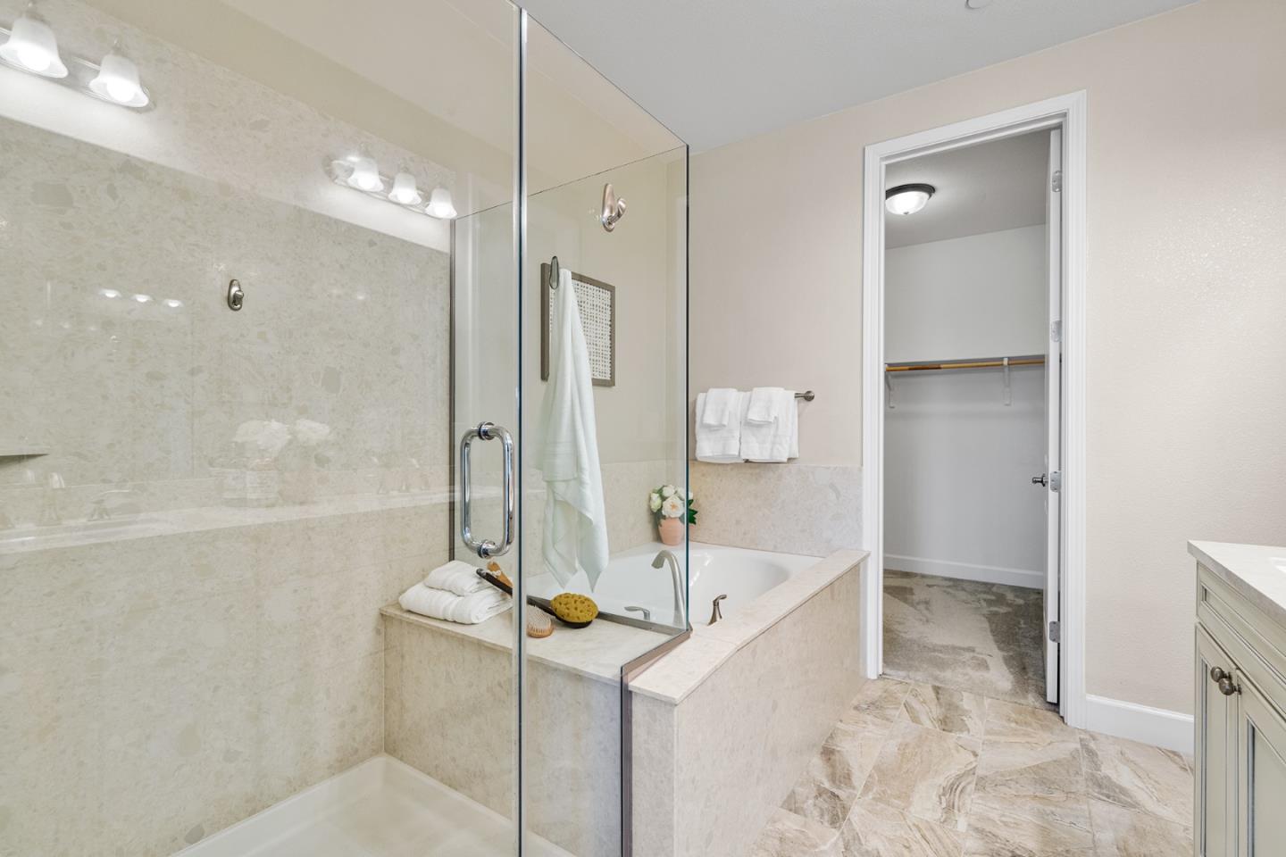 Detail Gallery Image 7 of 61 For 641 Turnbuckle Dr #1715,  Redwood City,  CA 94063 - 2 Beds | 2/1 Baths