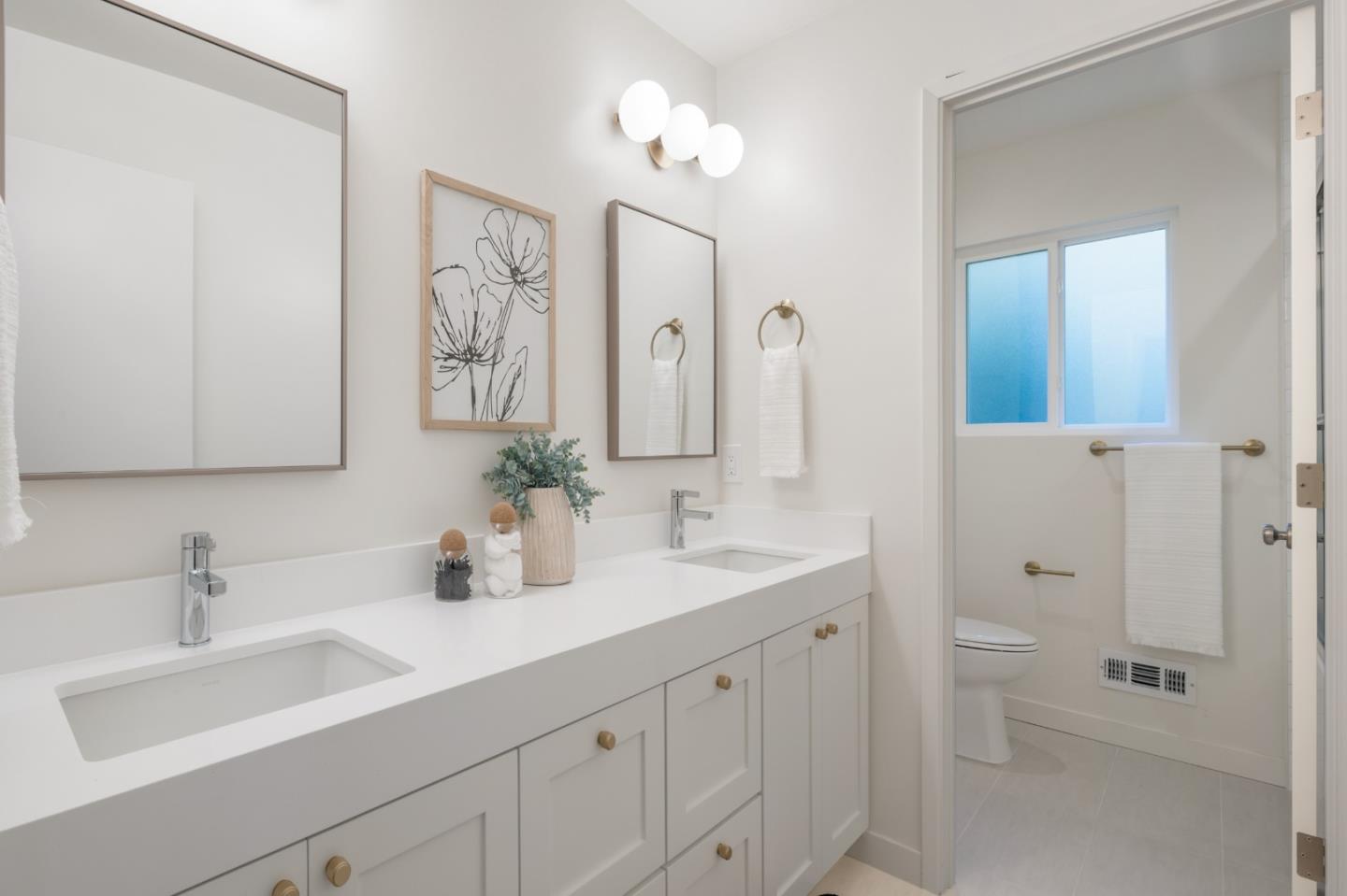 Detail Gallery Image 18 of 30 For 740 Greenview Pl, Los Altos,  CA 94024 - 4 Beds | 2/1 Baths