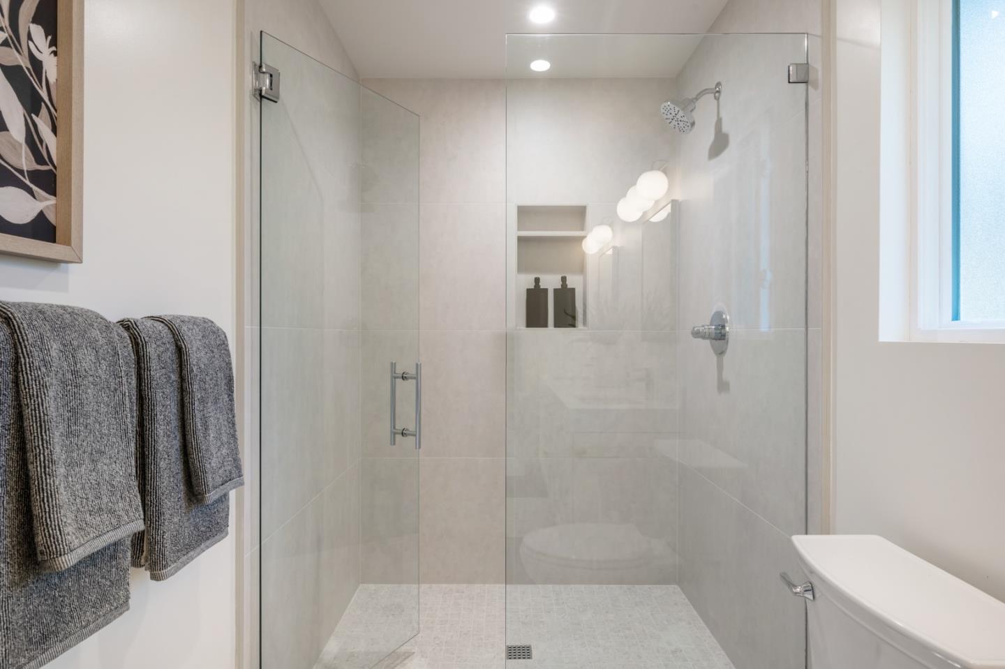 Detail Gallery Image 25 of 30 For 740 Greenview Pl, Los Altos,  CA 94024 - 4 Beds | 2/1 Baths