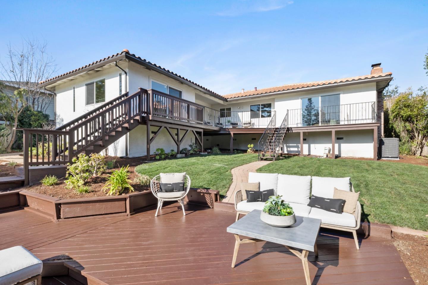 Detail Gallery Image 27 of 30 For 740 Greenview Pl, Los Altos,  CA 94024 - 4 Beds | 2/1 Baths