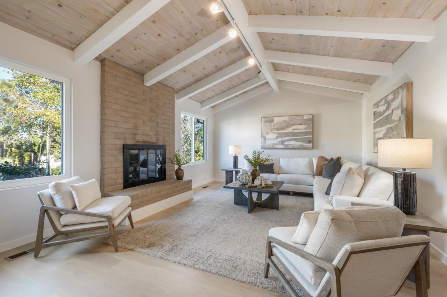 Detail Gallery Image 4 of 30 For 740 Greenview Pl, Los Altos,  CA 94024 - 4 Beds | 2/1 Baths