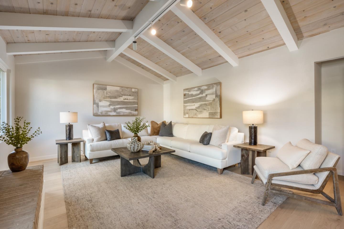 Detail Gallery Image 5 of 30 For 740 Greenview Pl, Los Altos,  CA 94024 - 4 Beds | 2/1 Baths