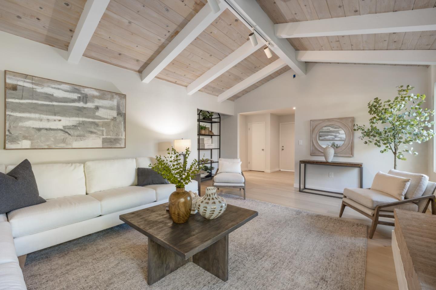 Detail Gallery Image 6 of 30 For 740 Greenview Pl, Los Altos,  CA 94024 - 4 Beds | 2/1 Baths