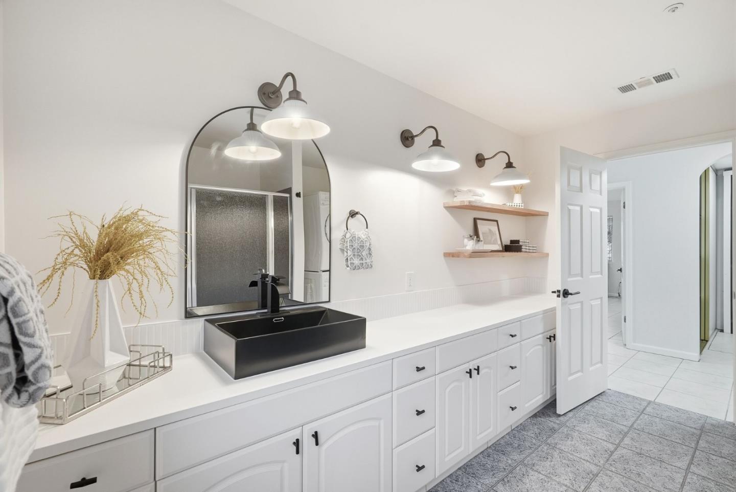 Detail Gallery Image 14 of 45 For 320 Angel Ave, Sunnyvale,  CA 94086 - 6 Beds | 5 Baths