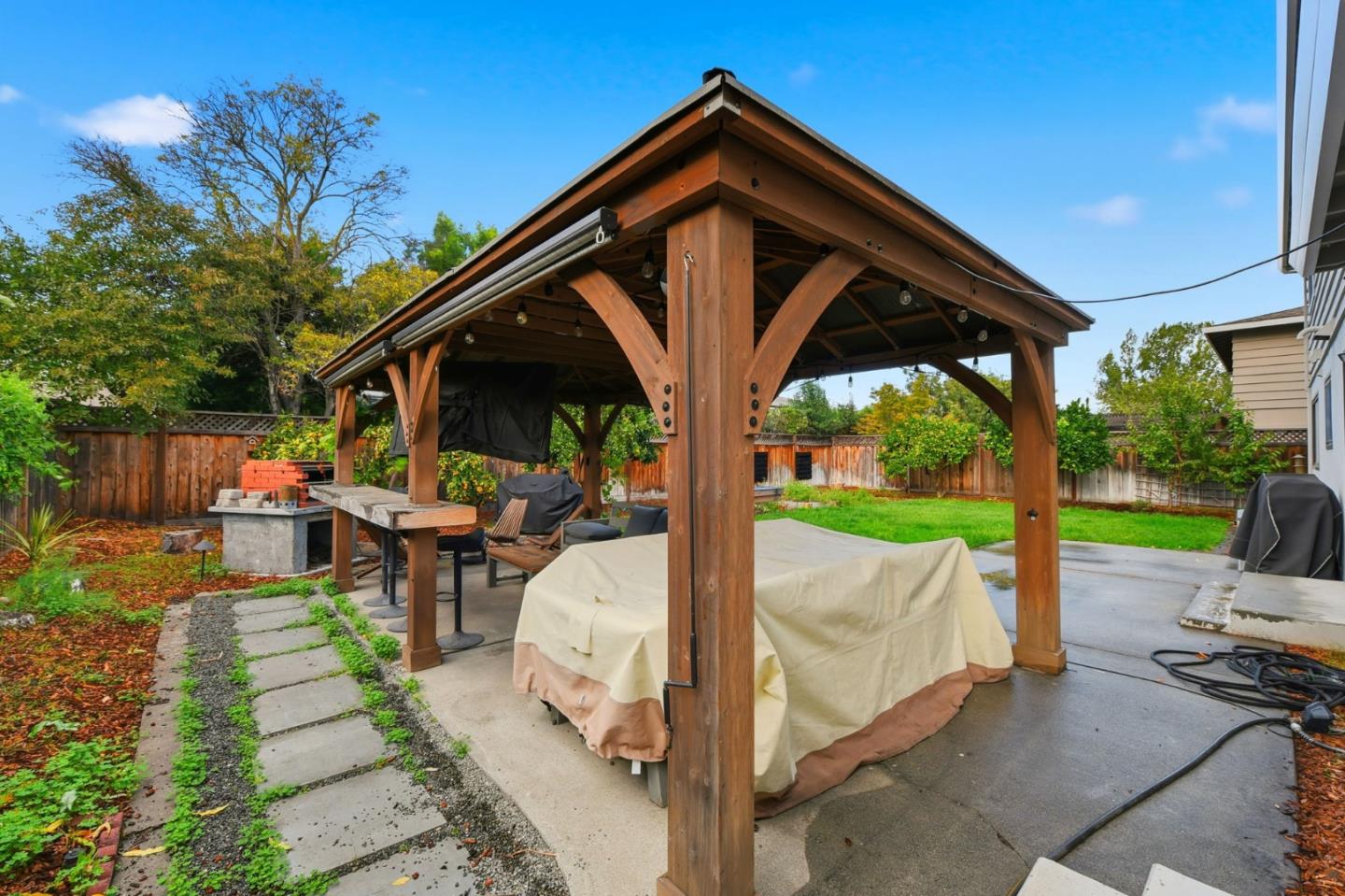 Detail Gallery Image 33 of 37 For 809 Midvale Ln, San Jose,  CA 95136 - 5 Beds | 2/1 Baths