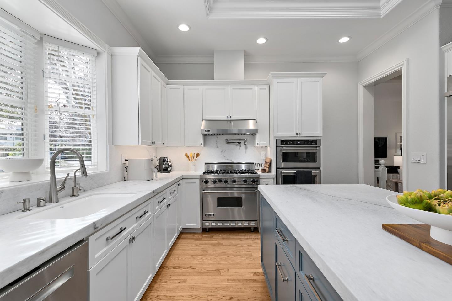 Detail Gallery Image 13 of 44 For 910 Cambridge Ave, Menlo Park,  CA 94025 - 4 Beds | 3/1 Baths