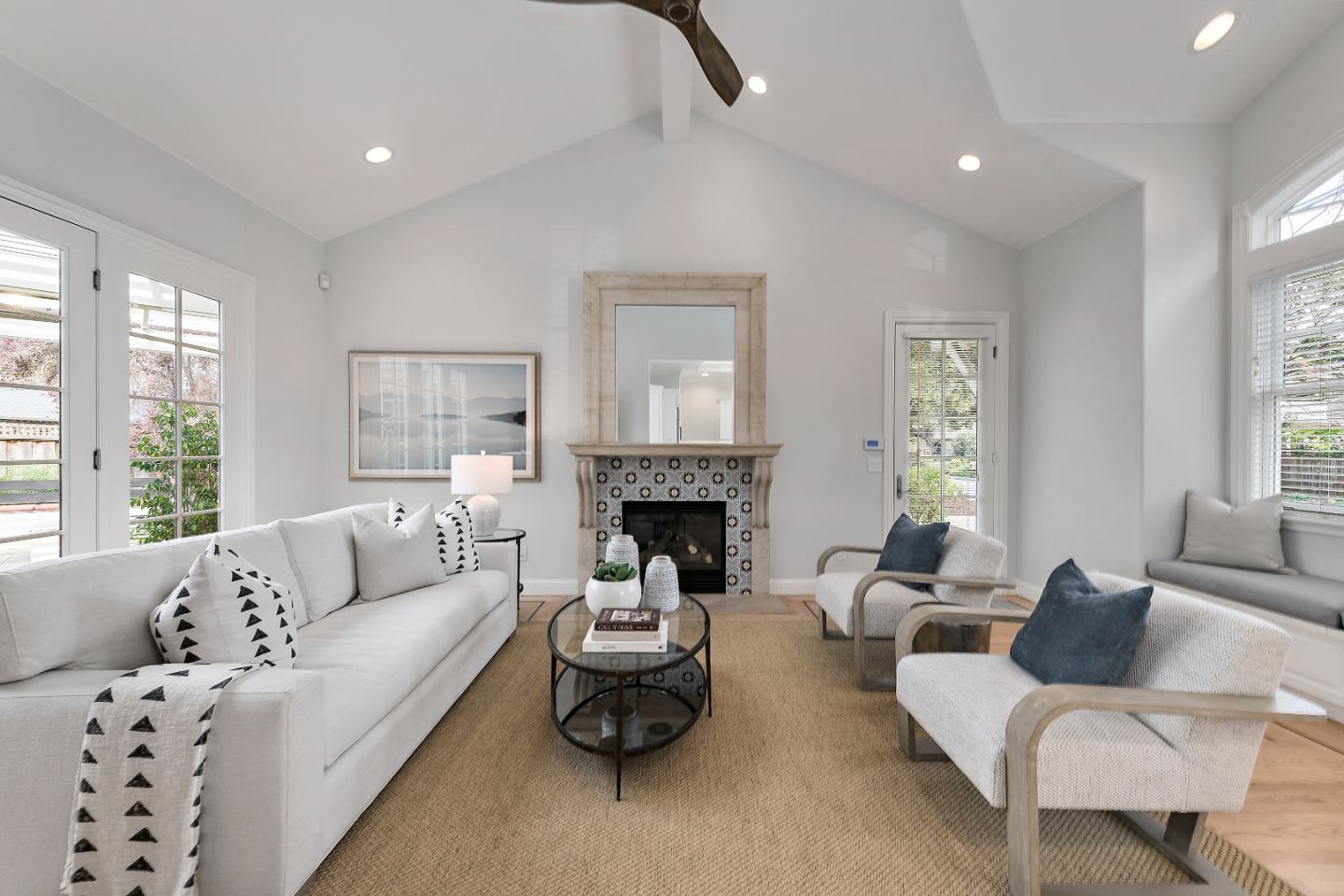 Detail Gallery Image 16 of 44 For 910 Cambridge Ave, Menlo Park,  CA 94025 - 4 Beds | 3/1 Baths