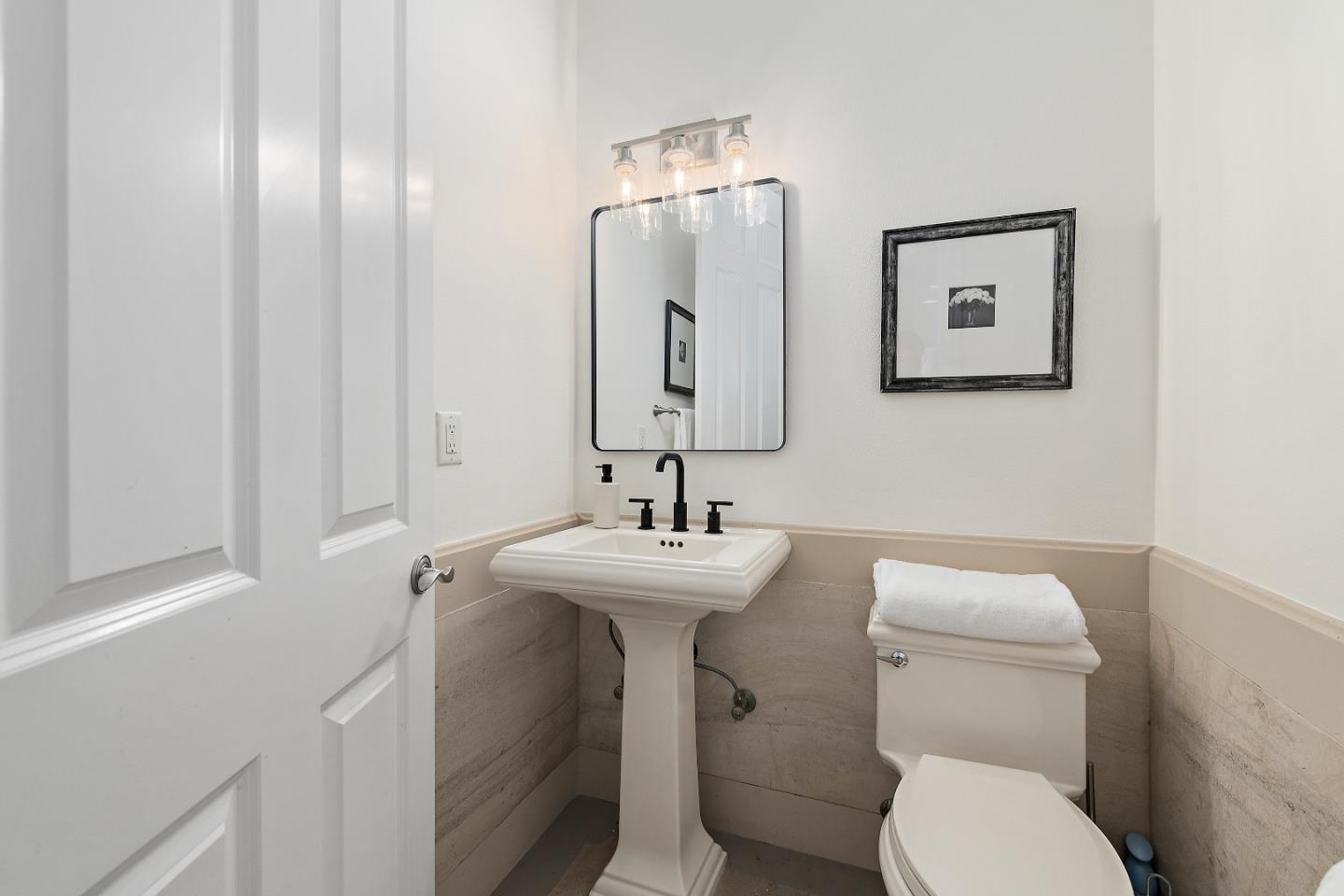 Detail Gallery Image 20 of 44 For 910 Cambridge Ave, Menlo Park,  CA 94025 - 4 Beds | 3/1 Baths