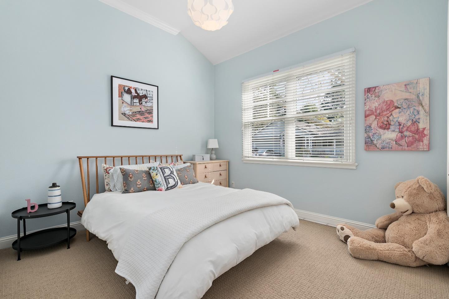 Detail Gallery Image 21 of 44 For 910 Cambridge Ave, Menlo Park,  CA 94025 - 4 Beds | 3/1 Baths