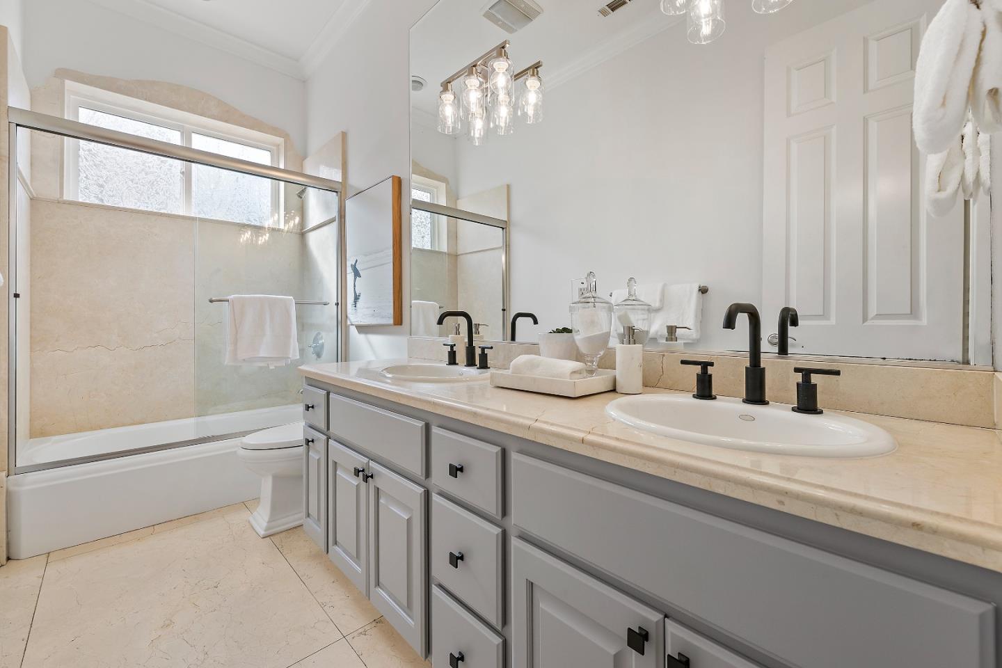 Detail Gallery Image 23 of 44 For 910 Cambridge Ave, Menlo Park,  CA 94025 - 4 Beds | 3/1 Baths