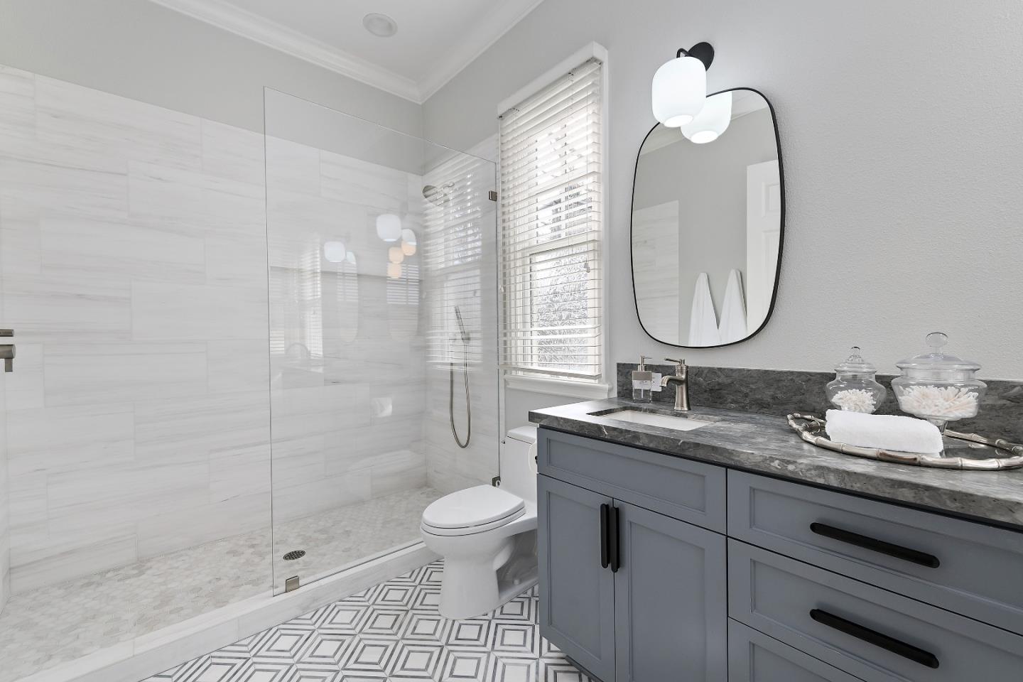 Detail Gallery Image 27 of 44 For 910 Cambridge Ave, Menlo Park,  CA 94025 - 4 Beds | 3/1 Baths