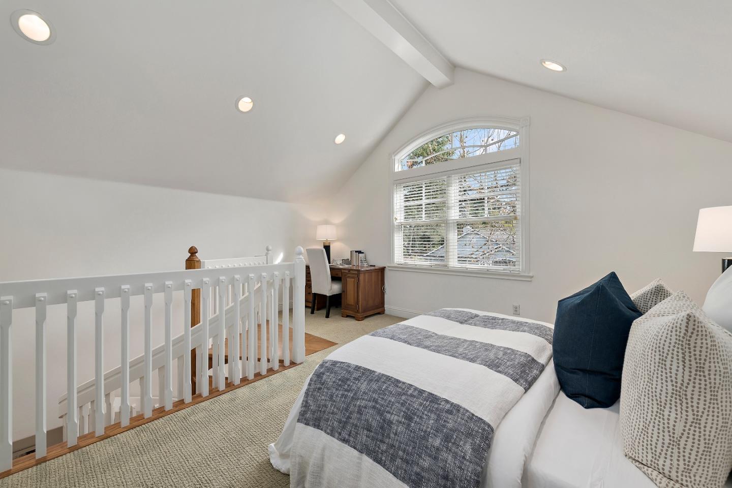 Detail Gallery Image 29 of 44 For 910 Cambridge Ave, Menlo Park,  CA 94025 - 4 Beds | 3/1 Baths