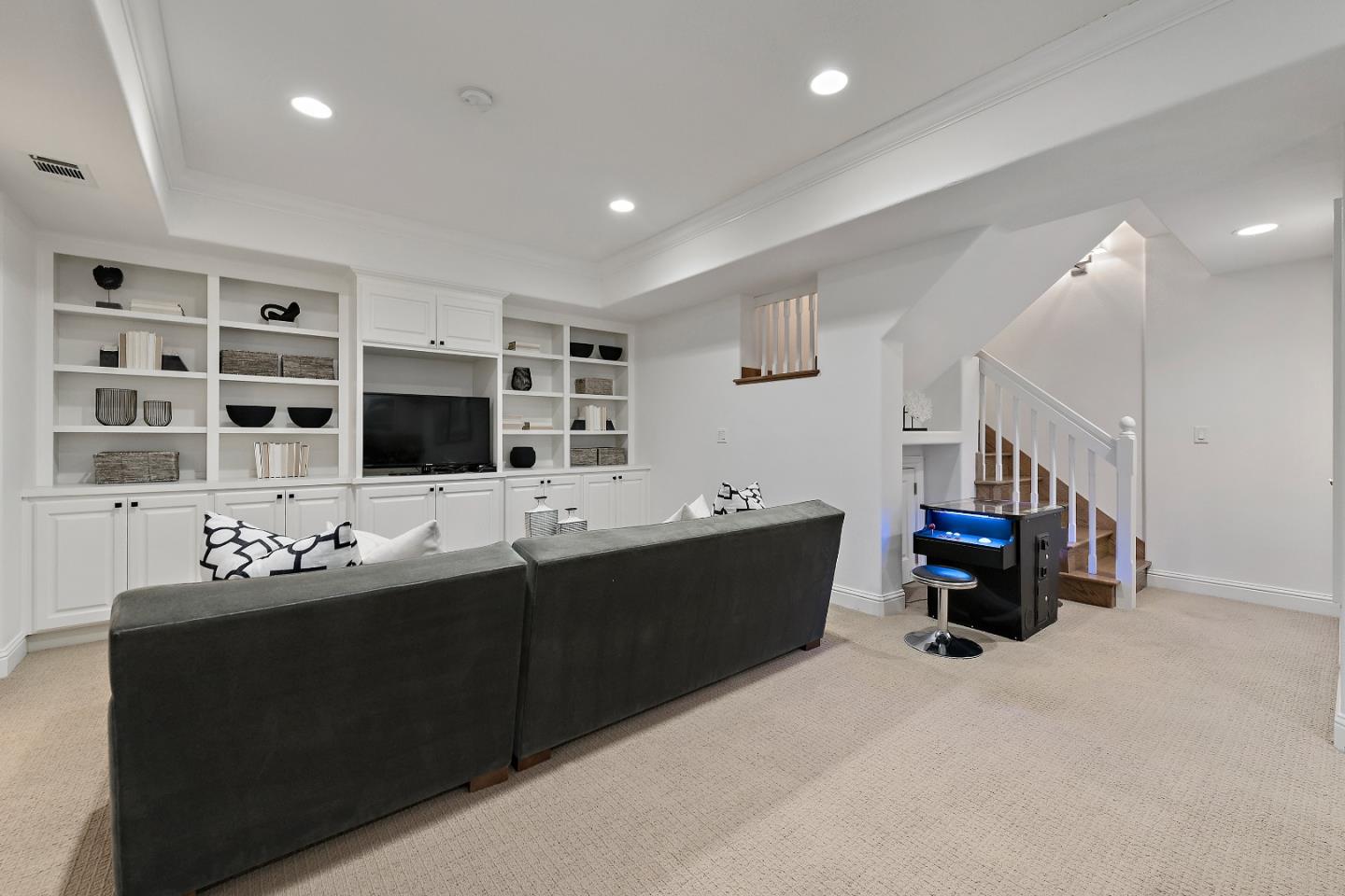 Detail Gallery Image 30 of 44 For 910 Cambridge Ave, Menlo Park,  CA 94025 - 4 Beds | 3/1 Baths