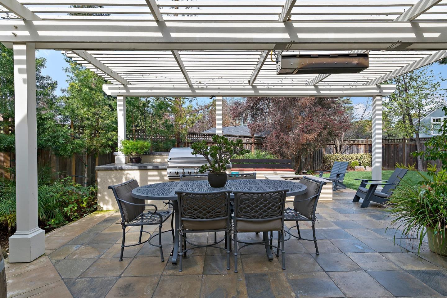 Detail Gallery Image 39 of 44 For 910 Cambridge Ave, Menlo Park,  CA 94025 - 4 Beds | 3/1 Baths