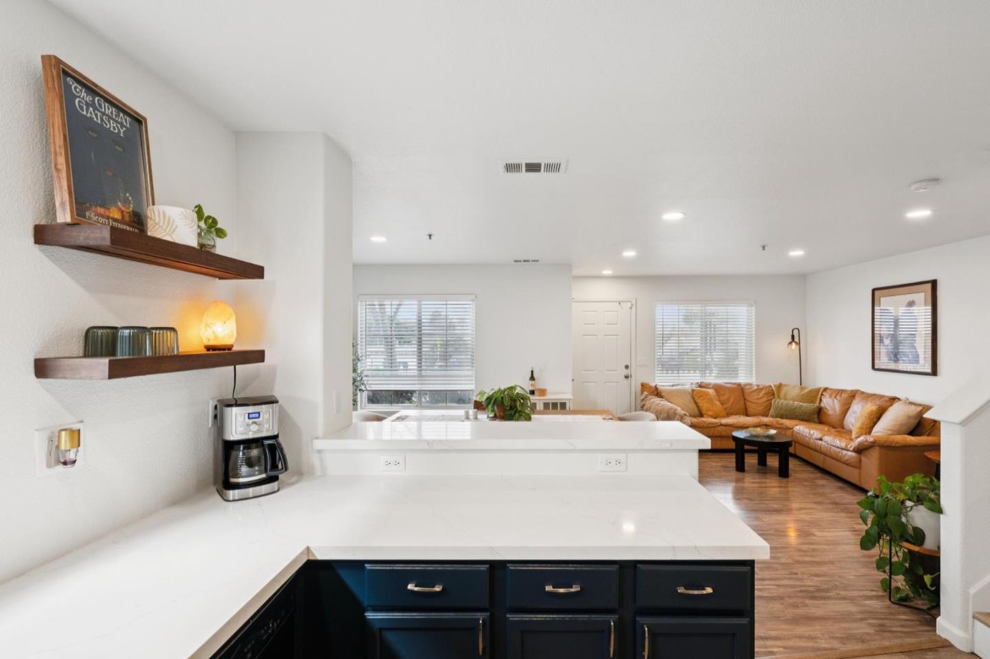 Detail Gallery Image 9 of 29 For 360 San Juan Grade Rd, Salinas,  CA 93906 - 3 Beds | 2/1 Baths