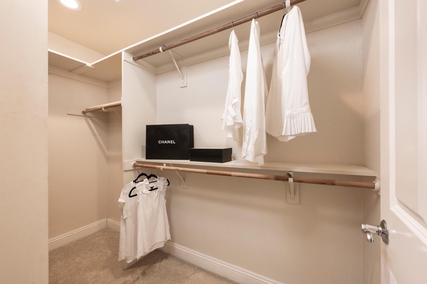 Detail Gallery Image 16 of 41 For 708 University Dr, Menlo Park,  CA 94025 - 2 Beds | 2/1 Baths