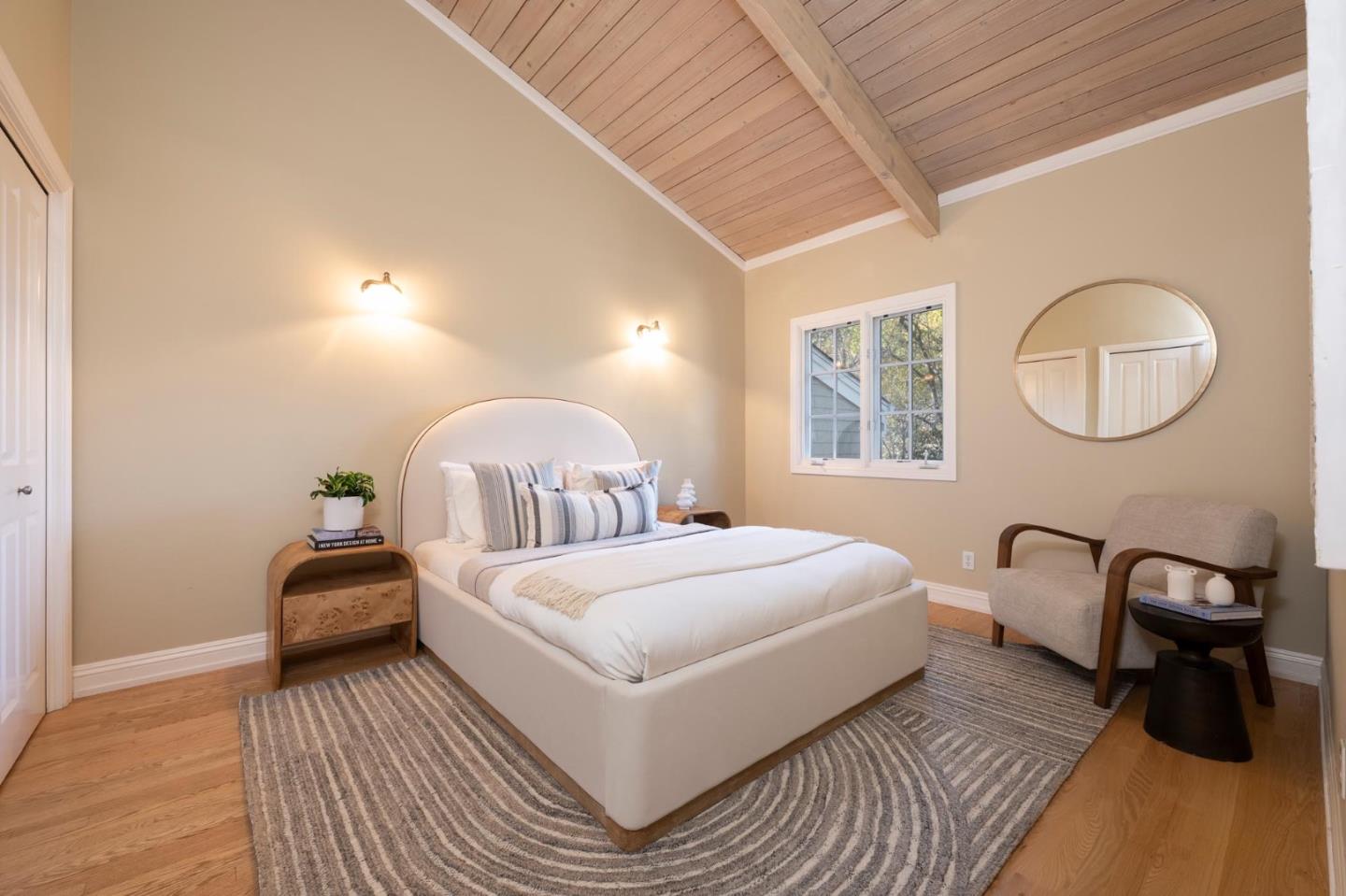 Detail Gallery Image 17 of 41 For 708 University Dr, Menlo Park,  CA 94025 - 2 Beds | 2/1 Baths