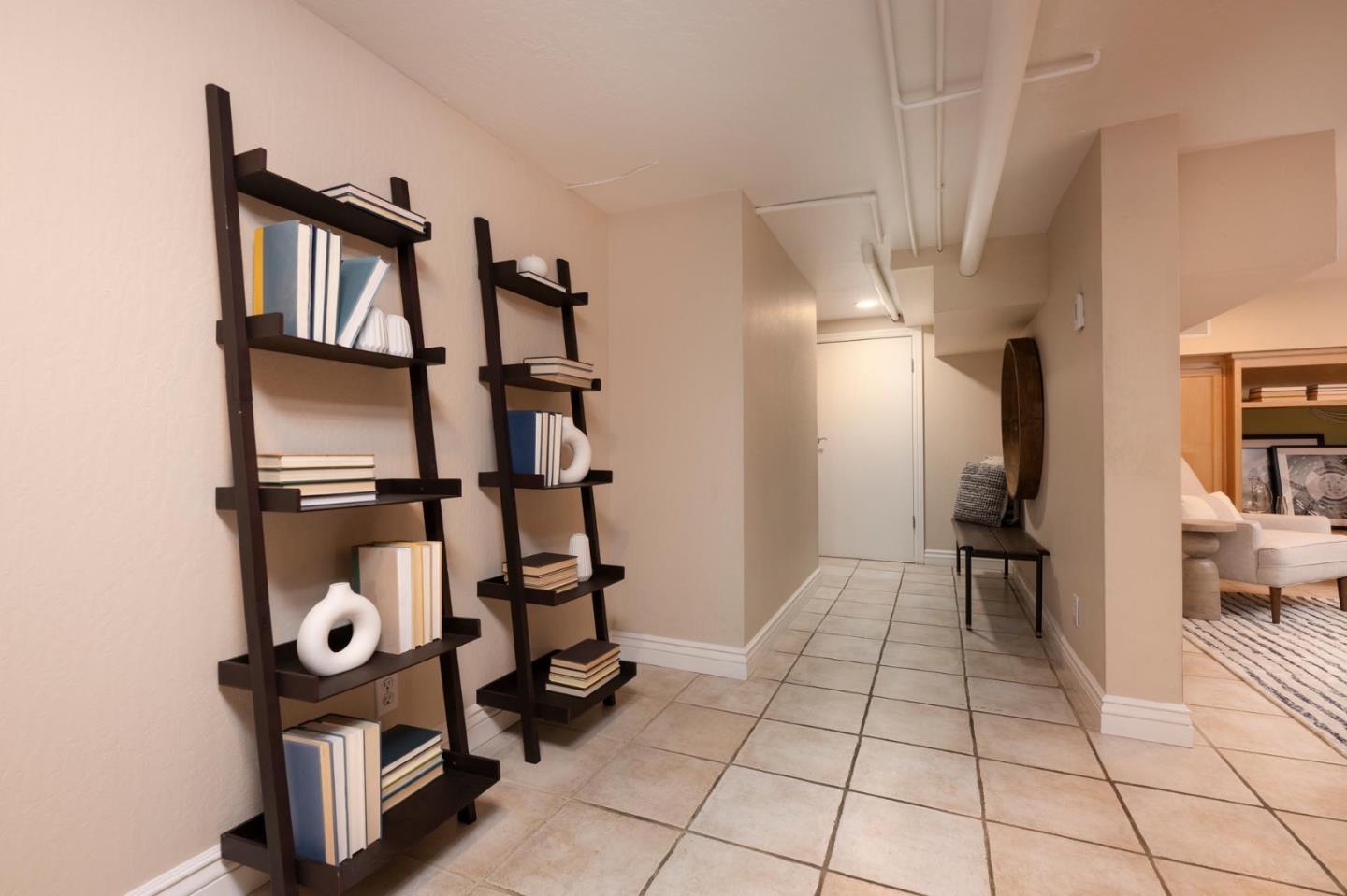 Detail Gallery Image 23 of 41 For 708 University Dr, Menlo Park,  CA 94025 - 2 Beds | 2/1 Baths