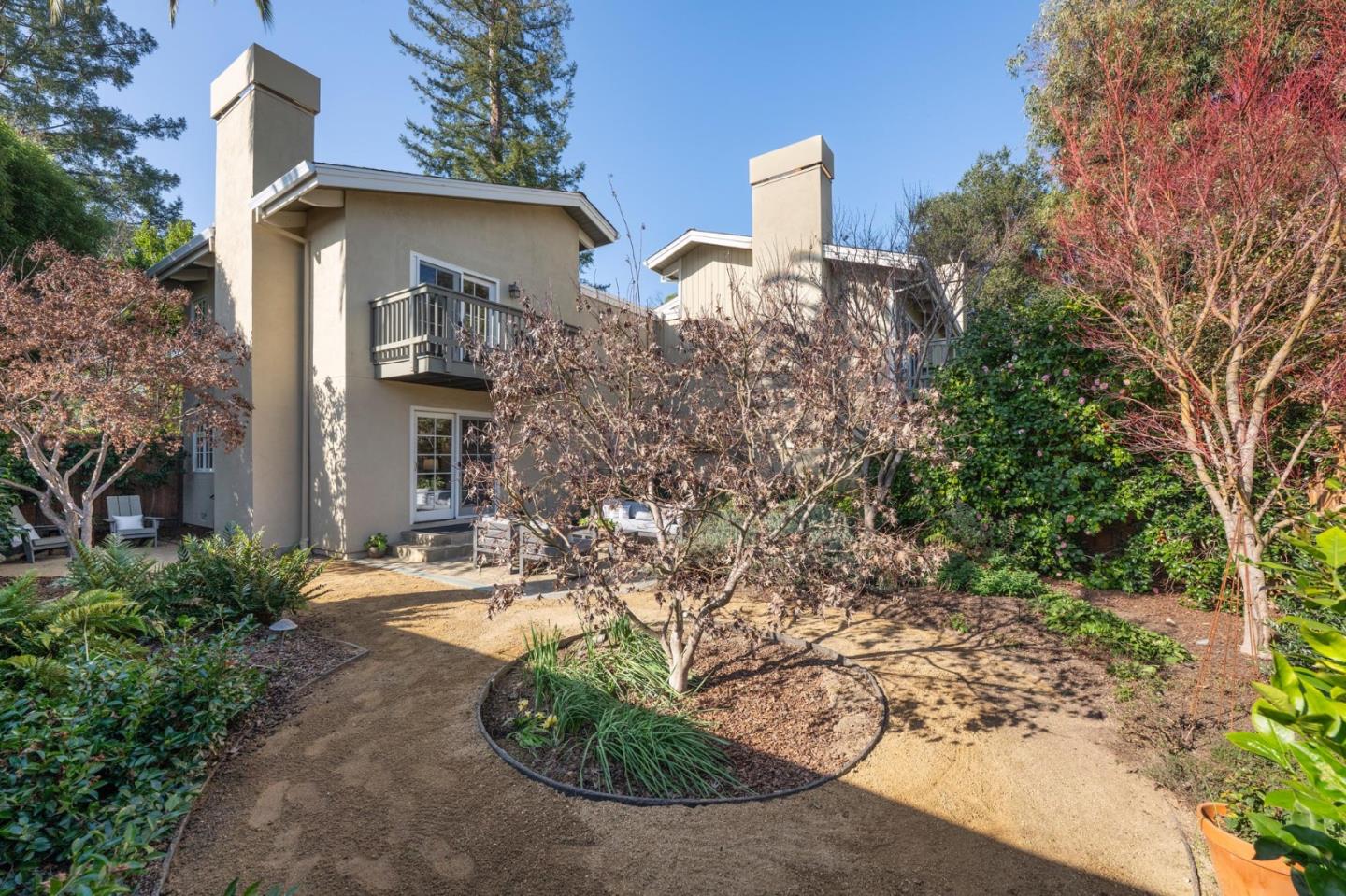 Detail Gallery Image 28 of 41 For 708 University Dr, Menlo Park,  CA 94025 - 2 Beds | 2/1 Baths