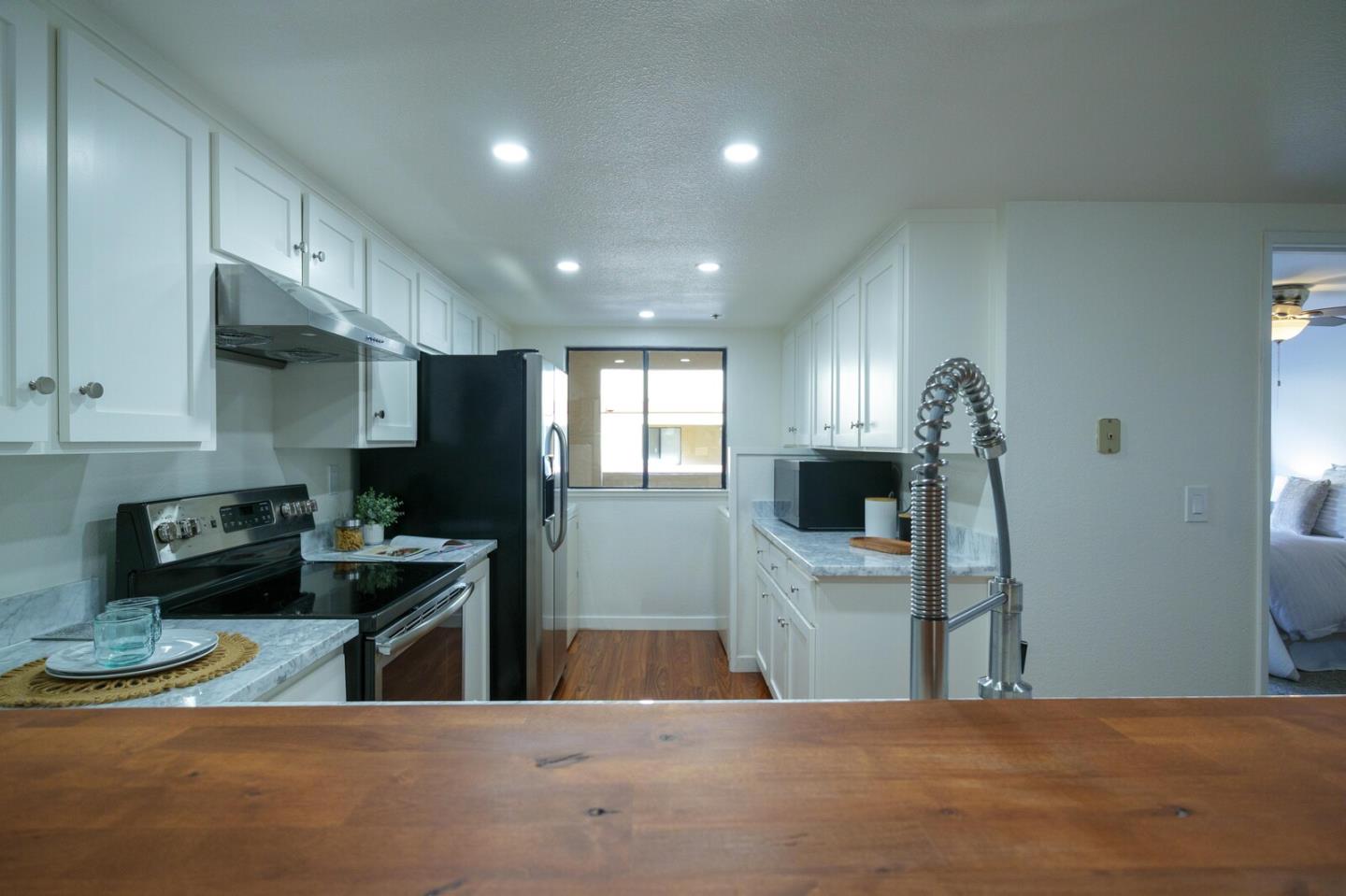 Detail Gallery Image 13 of 29 For 20666 Celeste Cir, Cupertino,  CA 95014 - 1 Beds | 1 Baths