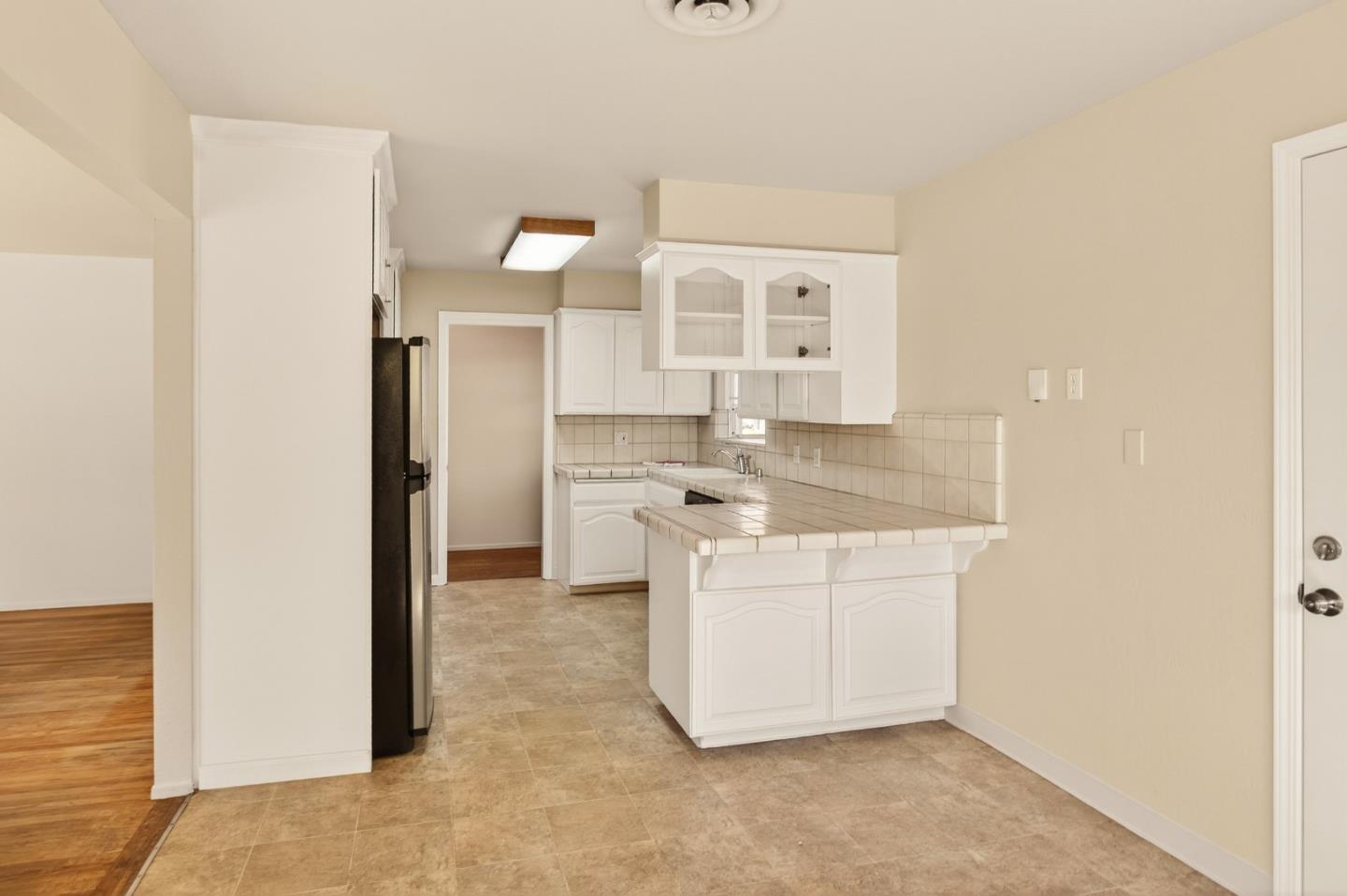 Detail Gallery Image 12 of 32 For 4822 Pepperwood Way, San Jose,  CA 95124 - 4 Beds | 2 Baths