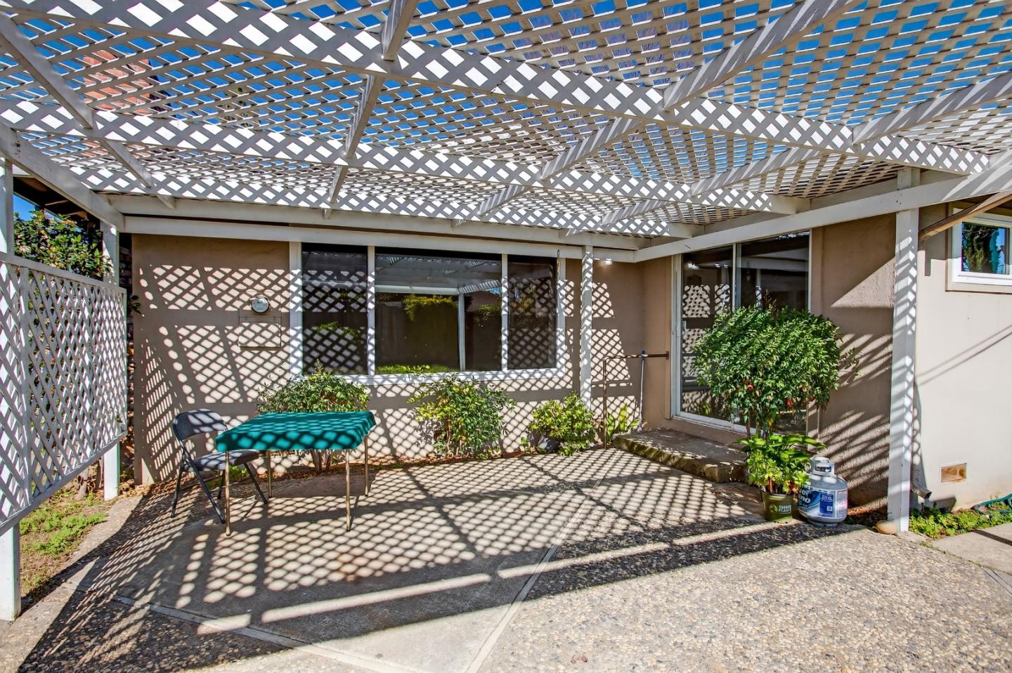 Detail Gallery Image 26 of 32 For 4822 Pepperwood Way, San Jose,  CA 95124 - 4 Beds | 2 Baths