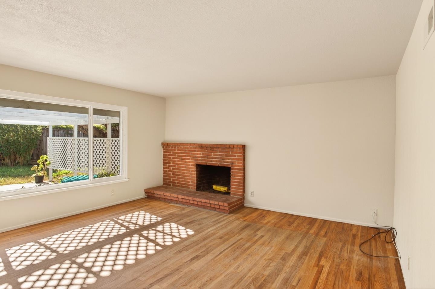 Detail Gallery Image 7 of 32 For 4822 Pepperwood Way, San Jose,  CA 95124 - 4 Beds | 2 Baths