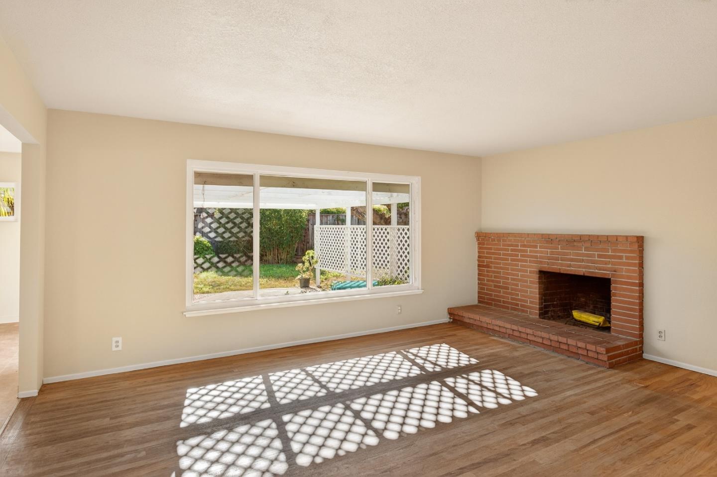 Detail Gallery Image 9 of 32 For 4822 Pepperwood Way, San Jose,  CA 95124 - 4 Beds | 2 Baths