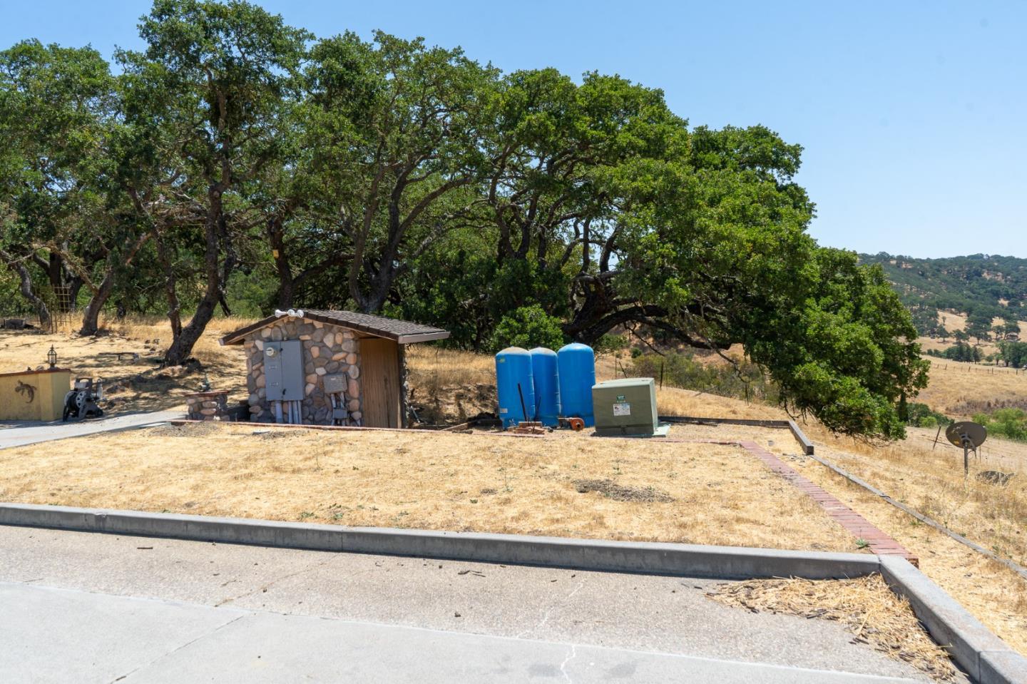 Detail Gallery Image 18 of 43 For 21050 Uvas Road, Morgan Hill,  CA 95037 - 5 Beds | 5/1 Baths