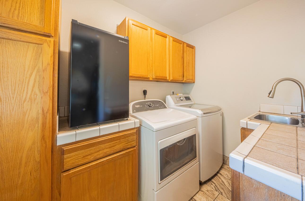 Detail Gallery Image 19 of 33 For 820 Comstock Rd, Hollister,  CA 95023 - 3 Beds | 2 Baths