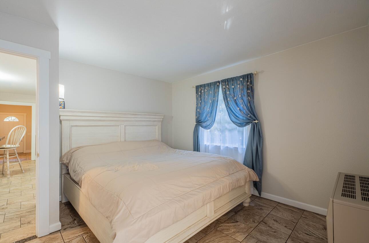 Detail Gallery Image 22 of 33 For 820 Comstock Rd, Hollister,  CA 95023 - 3 Beds | 2 Baths