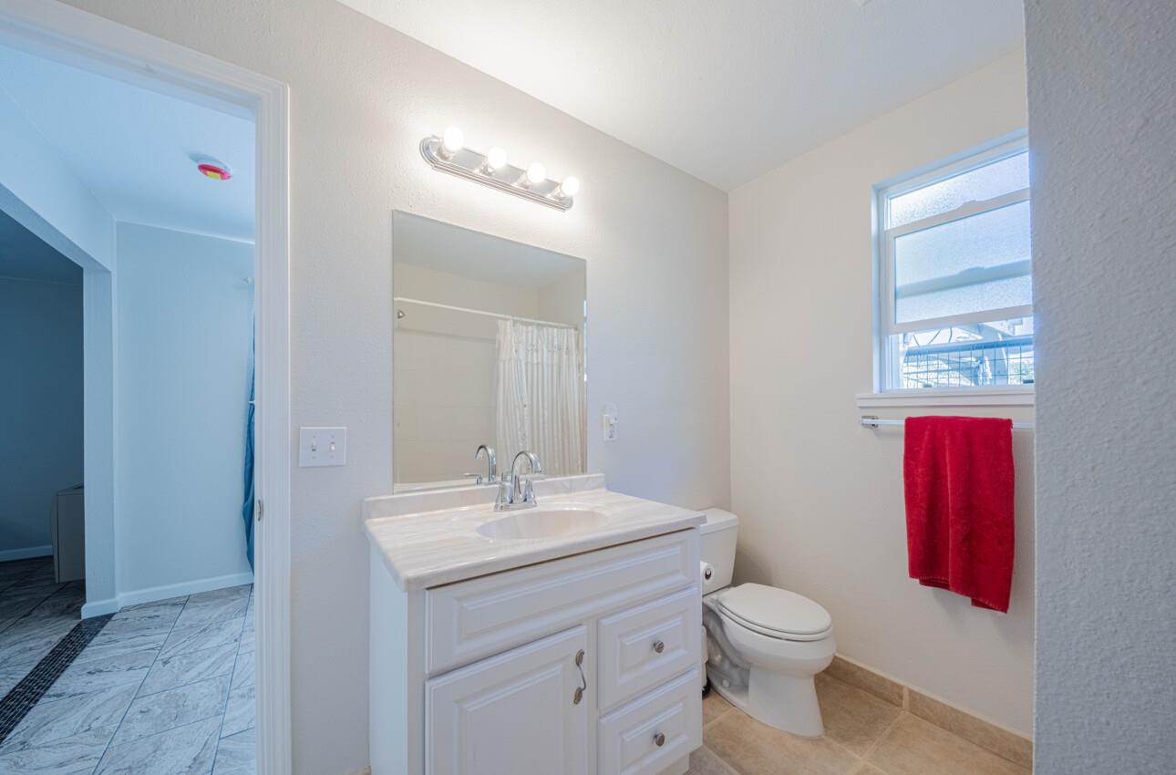 Detail Gallery Image 24 of 33 For 820 Comstock Rd, Hollister,  CA 95023 - 3 Beds | 2 Baths