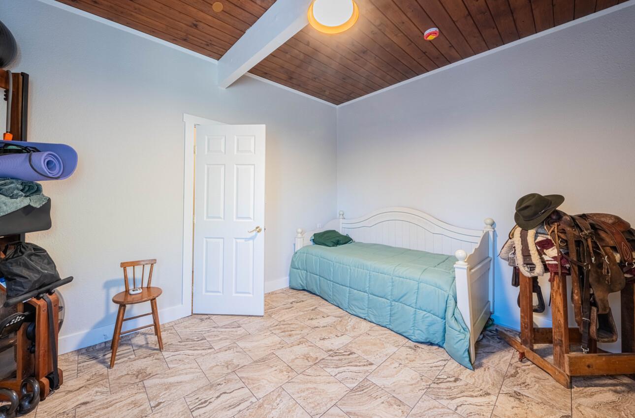 Detail Gallery Image 29 of 33 For 820 Comstock Rd, Hollister,  CA 95023 - 3 Beds | 2 Baths