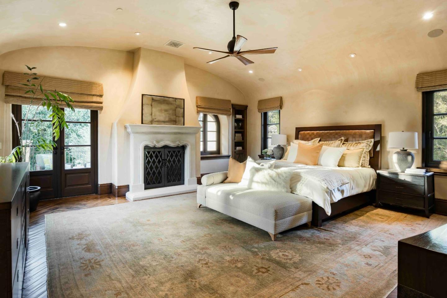 Detail Gallery Image 18 of 52 For 35 Barry Ln, Atherton,  CA 94027 - 7 Beds | 8/2 Baths