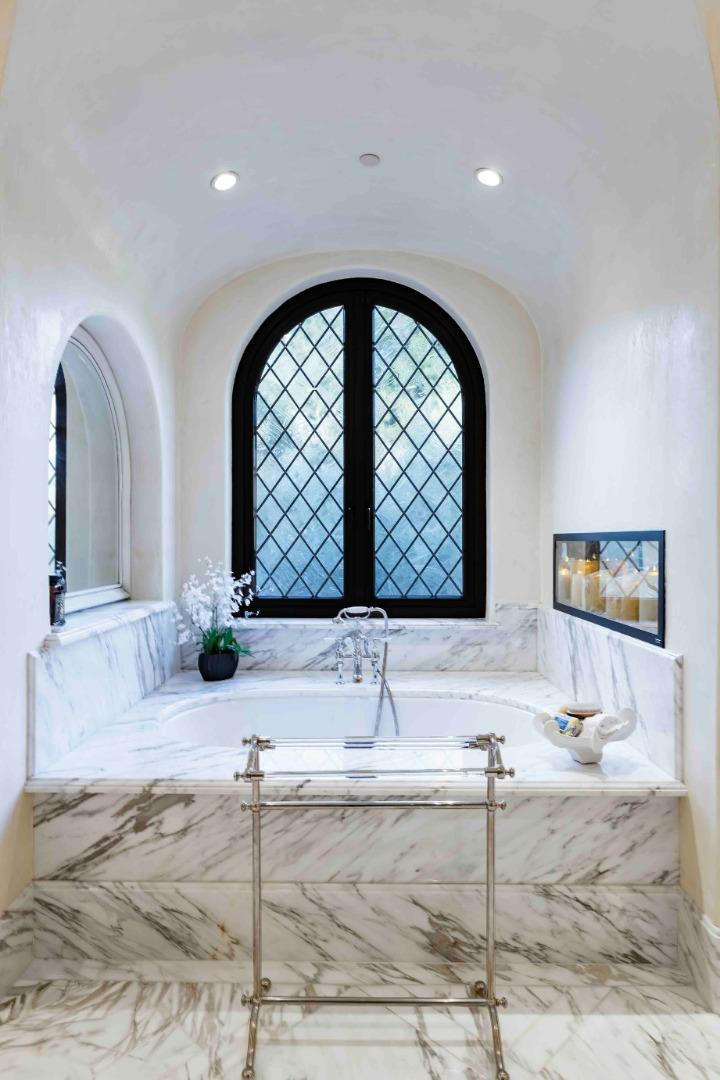 Detail Gallery Image 20 of 52 For 35 Barry Ln, Atherton,  CA 94027 - 7 Beds | 8/2 Baths