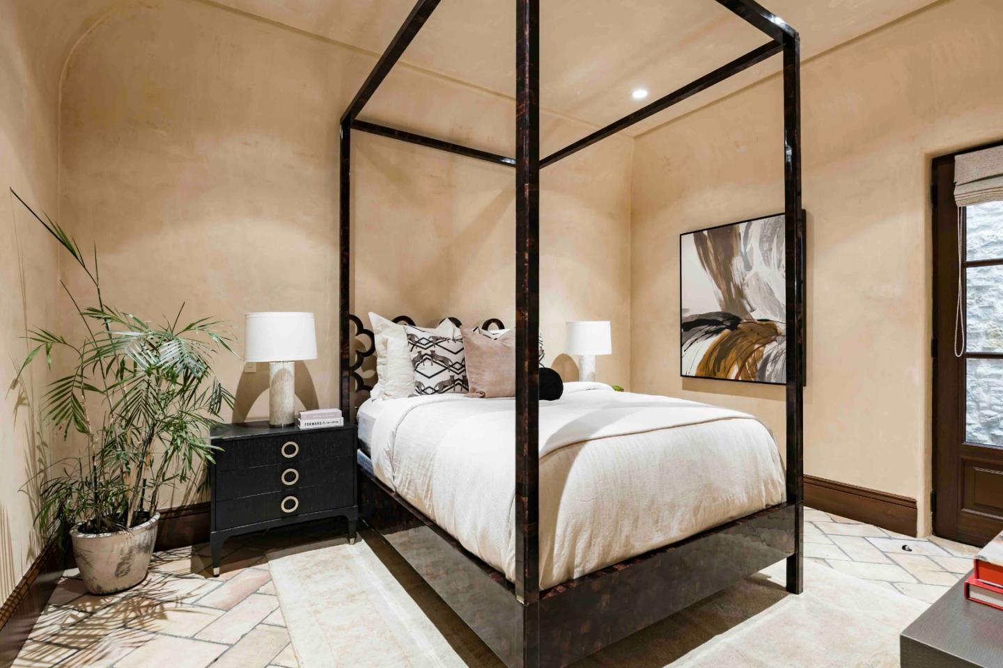 Detail Gallery Image 32 of 52 For 35 Barry Ln, Atherton,  CA 94027 - 7 Beds | 8/2 Baths