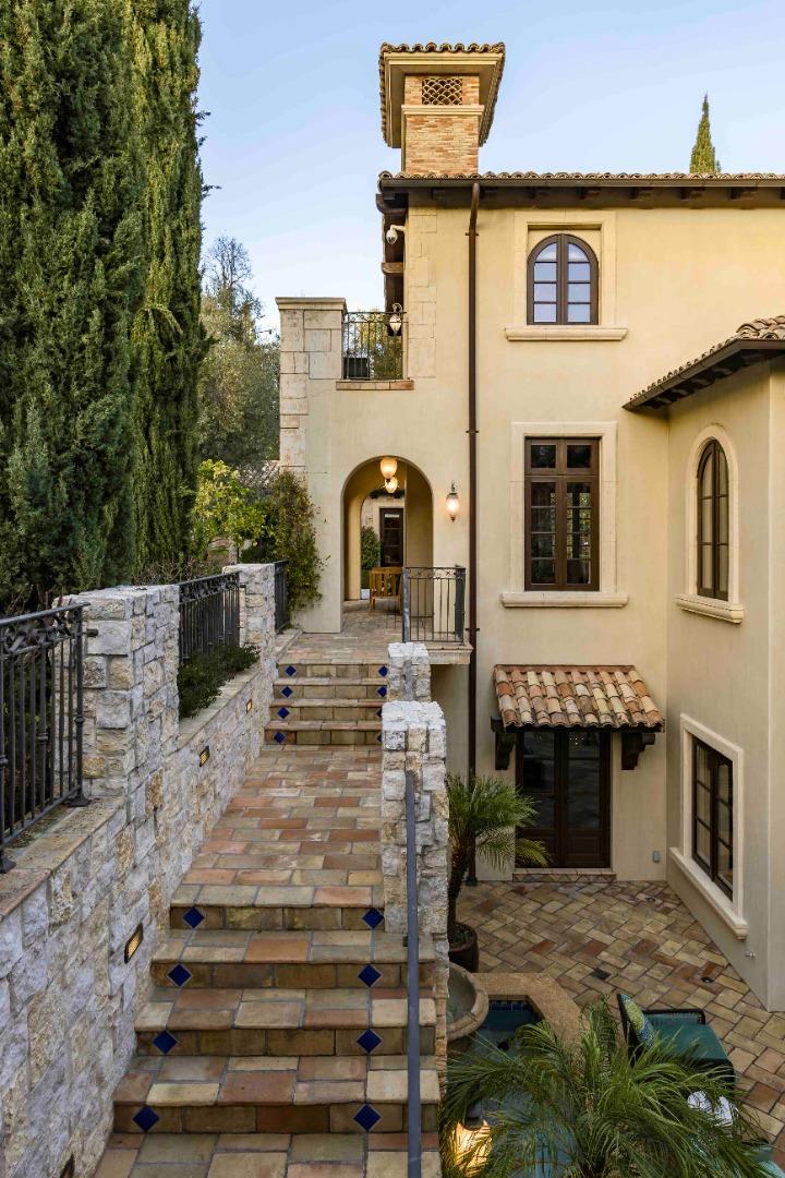 Detail Gallery Image 36 of 52 For 35 Barry Ln, Atherton,  CA 94027 - 7 Beds | 8/2 Baths