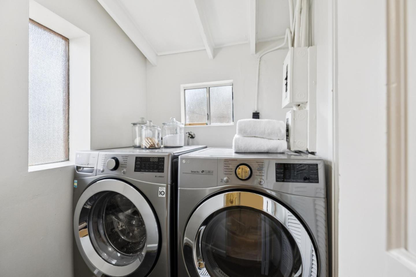 Detail Gallery Image 13 of 20 For 76 Old Spanish Trl, Portola Valley,  CA 94028 - 2 Beds | 2 Baths