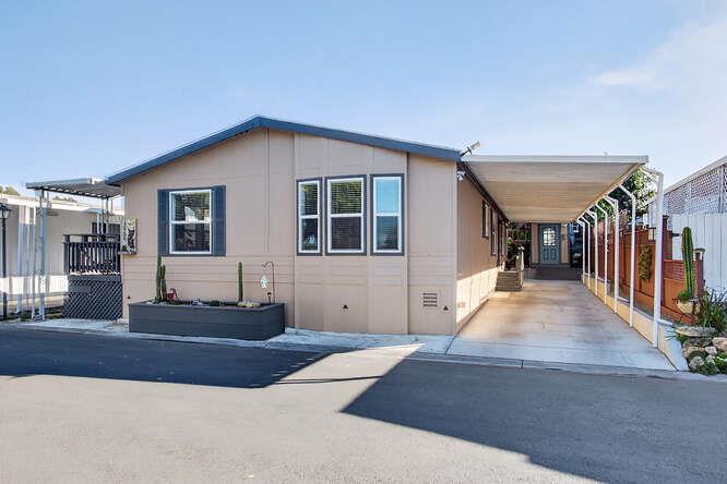 Detail Gallery Image 2 of 44 For 13906 Monte Del Oro #70,  Castroville,  CA 95012 - 3 Beds | 2 Baths