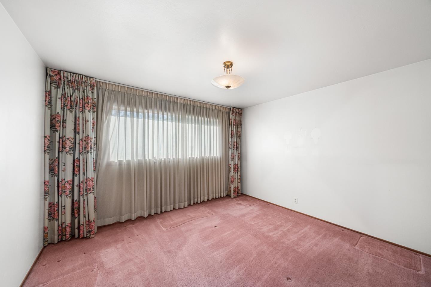 Detail Gallery Image 14 of 33 For 642 14th Ave, Menlo Park,  CA 94025 - 2 Beds | 1/1 Baths