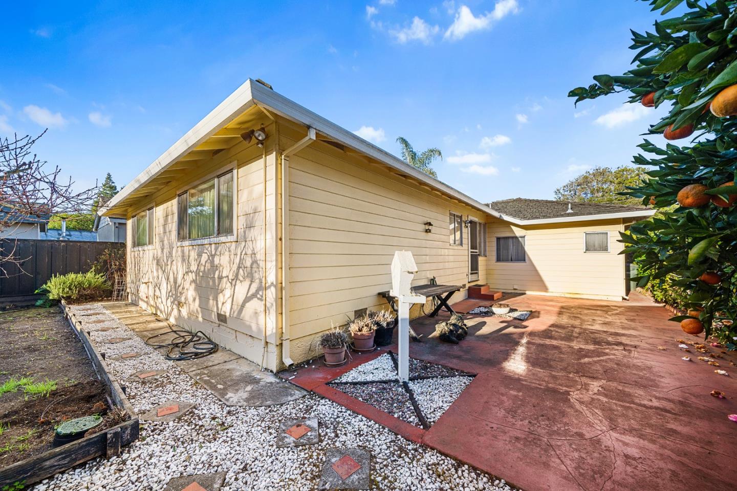 Detail Gallery Image 26 of 33 For 642 14th Ave, Menlo Park,  CA 94025 - 2 Beds | 1/1 Baths