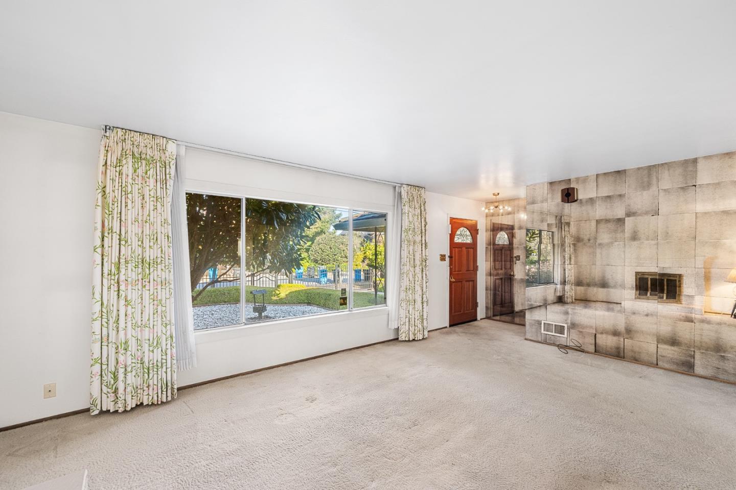 Detail Gallery Image 4 of 33 For 642 14th Ave, Menlo Park,  CA 94025 - 2 Beds | 1/1 Baths