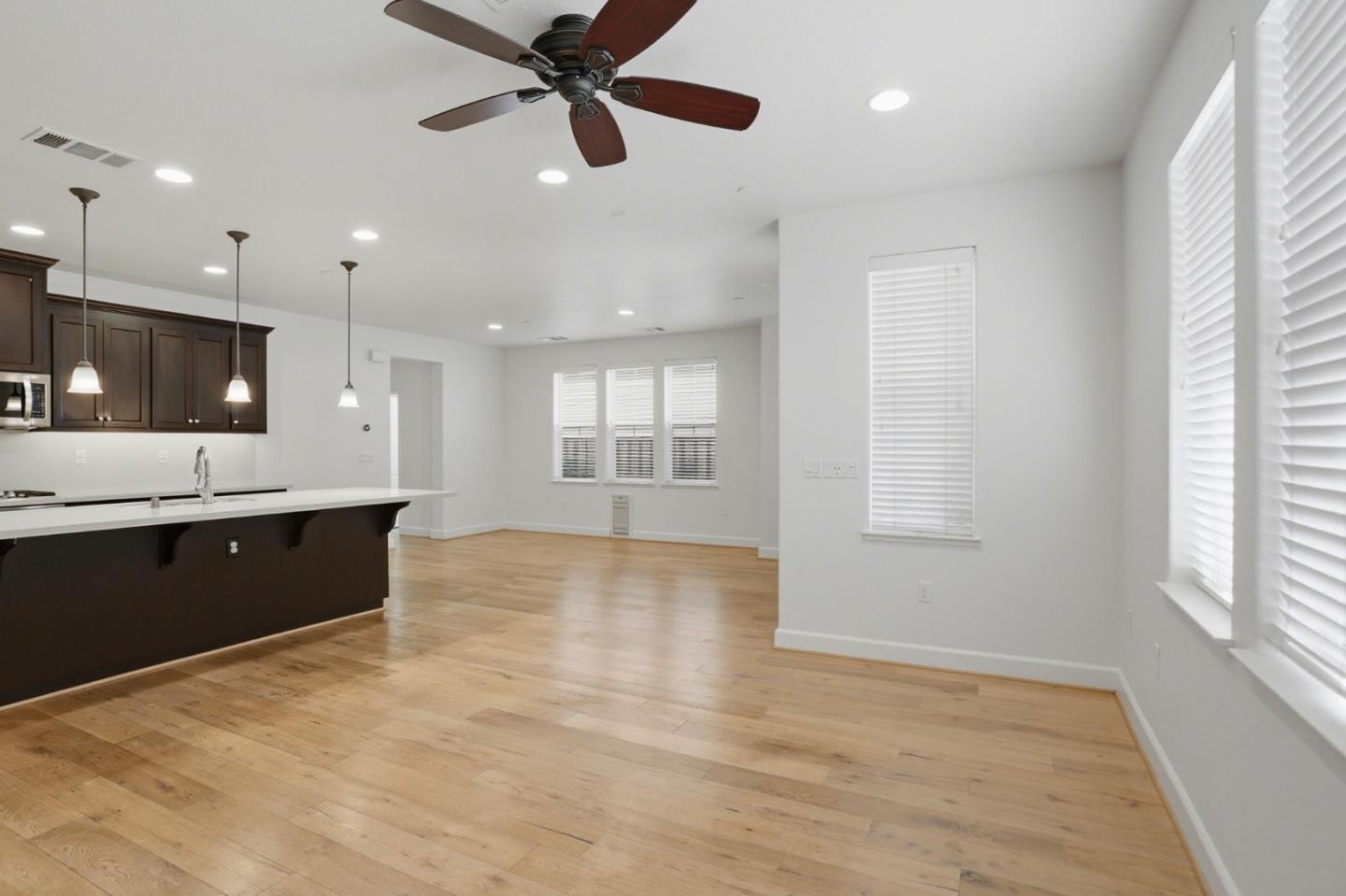 Detail Gallery Image 10 of 29 For 5003 3rd Ave, Marina,  CA 93933 - 3 Beds | 2/1 Baths