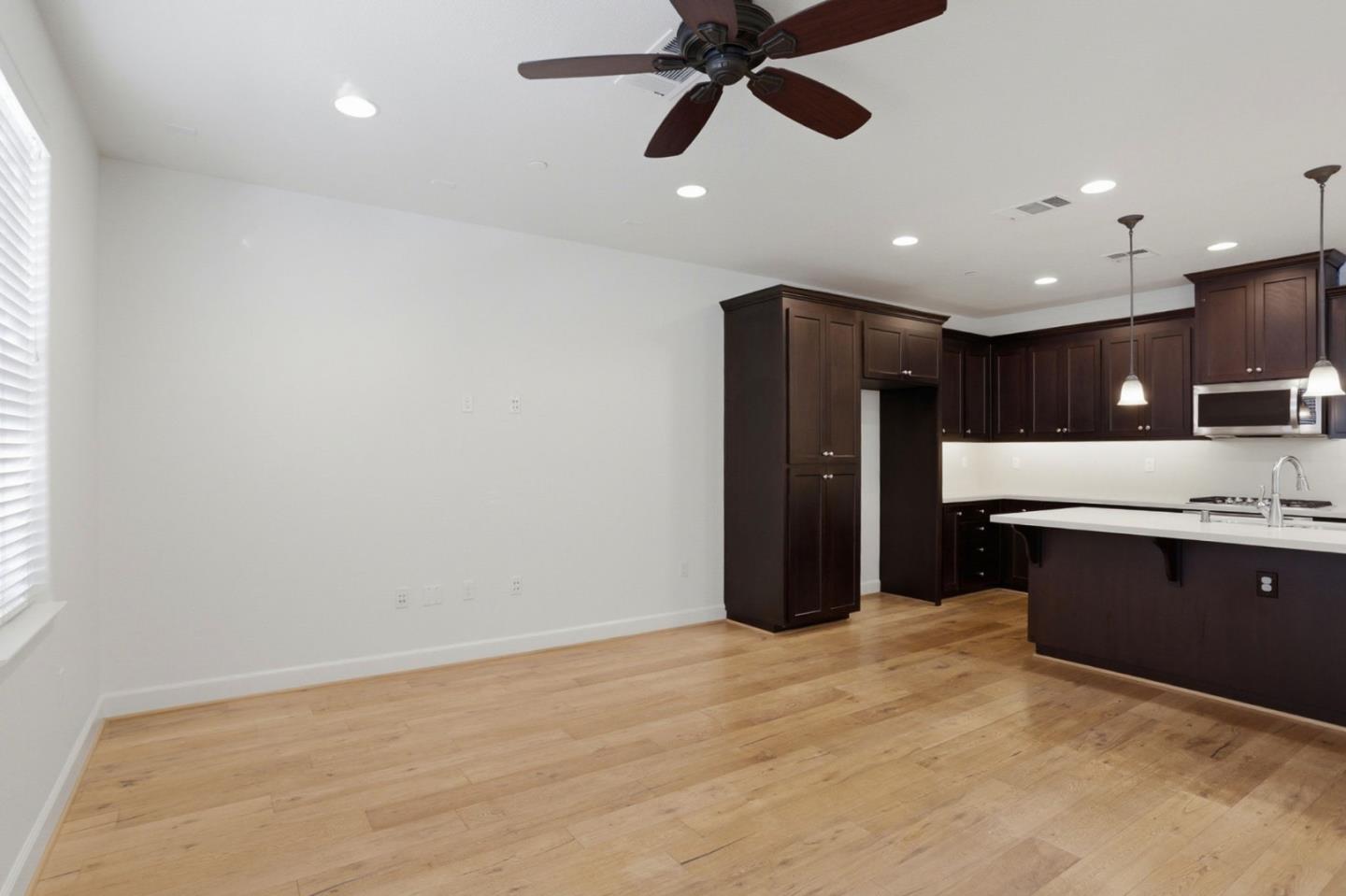 Detail Gallery Image 11 of 29 For 5003 3rd Ave, Marina,  CA 93933 - 3 Beds | 2/1 Baths