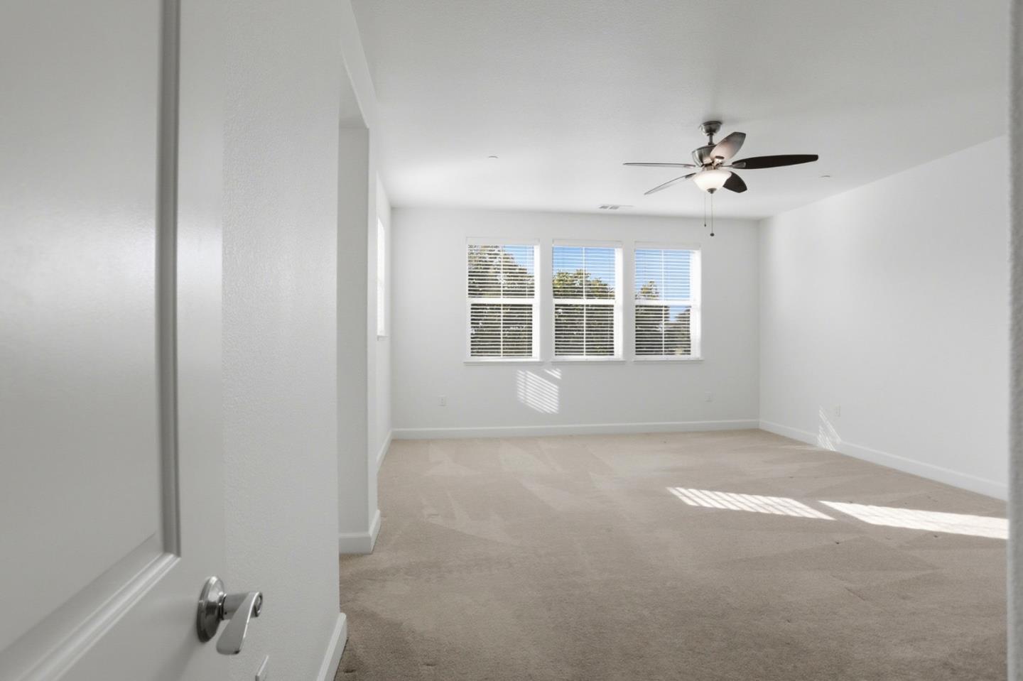 Detail Gallery Image 12 of 29 For 5003 3rd Ave, Marina,  CA 93933 - 3 Beds | 2/1 Baths