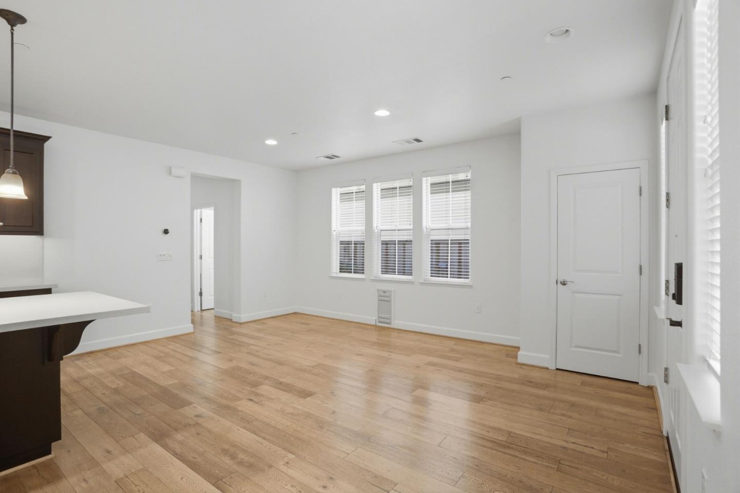 Detail Gallery Image 6 of 29 For 5003 3rd Ave, Marina,  CA 93933 - 3 Beds | 2/1 Baths