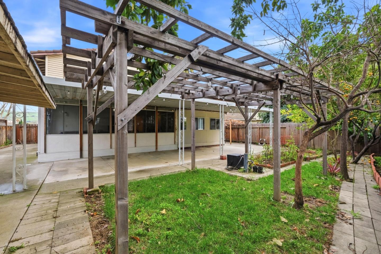 Detail Gallery Image 37 of 42 For 1729 Sherman Dr, Union City,  CA 94587 - 4 Beds | 3 Baths