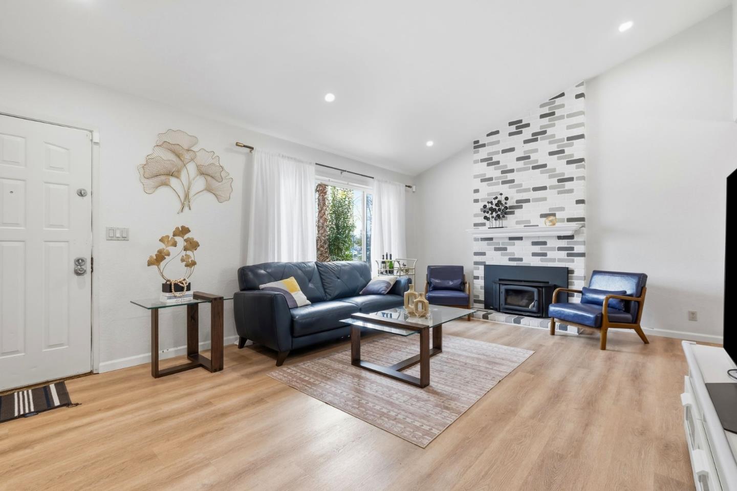 Detail Gallery Image 5 of 42 For 1729 Sherman Dr, Union City,  CA 94587 - 4 Beds | 3 Baths