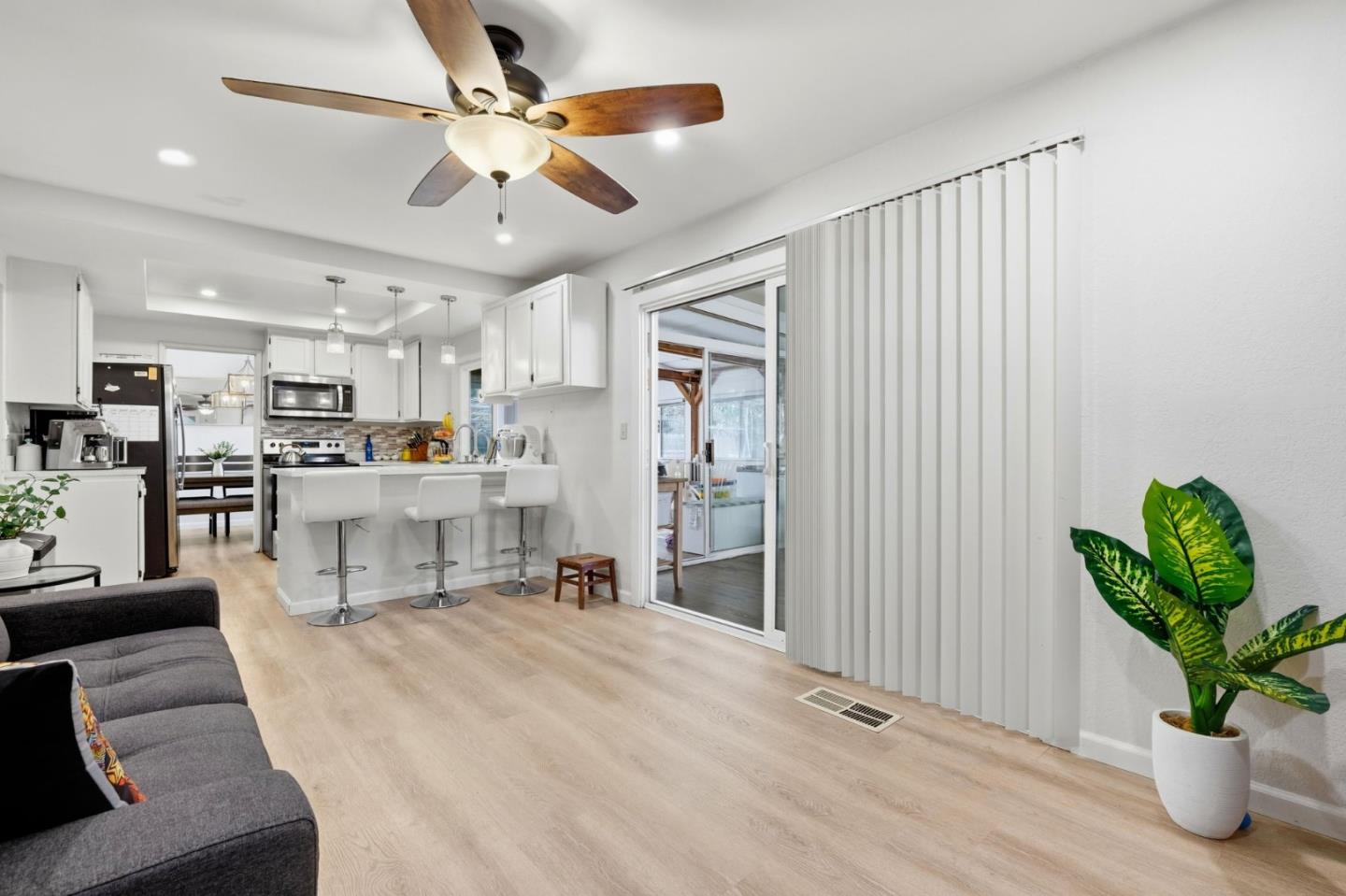 Detail Gallery Image 8 of 42 For 1729 Sherman Dr, Union City,  CA 94587 - 4 Beds | 3 Baths