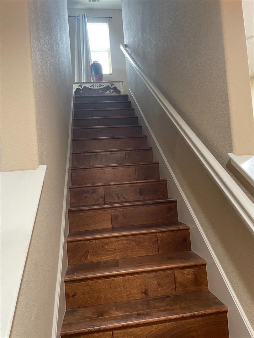 Detail Gallery Image 10 of 21 For 1744 Bella Largo Dr, Stockton,  CA 95206 - 3 Beds | 3 Baths